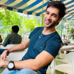 Karan Sharma Instagram - Let’s discuss over coffee ☕️! . . . . #karansharma #coffeetime #friends #meetup