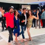 Karan Sharma Instagram - You people got tremendous energy.. Glad to meet you guys 🤗❤️@sandeepdharma_official @sukhmanisadana @shivaaybhatt27 @onimakashyap ..Better we connect soon ! 😎 #pune #phoniexmall #launchparty