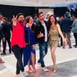 Karan Sharma Instagram - You people got tremendous energy.. Glad to meet you guys 🤗❤️@sandeepdharma_official @sukhmanisadana @shivaaybhatt27 @onimakashyap ..Better we connect soon ! 😎 #pune #phoniexmall #launchparty