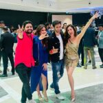 Karan Sharma Instagram - You people got tremendous energy.. Glad to meet you guys 🤗❤️@sandeepdharma_official @sukhmanisadana @shivaaybhatt27 @onimakashyap ..Better we connect soon ! 😎 #pune #phoniexmall #launchparty