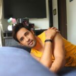 Karan Sharma Instagram - Self photography 😎 .. Difficulties are there but one should try to find solutions 🥰.. so I did .. now I will be my own photographer 😀😉 ! #karansharma #photography