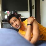 Karan Sharma Instagram - Self photography 😎 .. Difficulties are there but one should try to find solutions 🥰.. so I did .. now I will be my own photographer 😀😉 ! #karansharma #photography