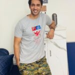 Karan Sharma Instagram - Got this cool T-shirt 👕 from the students of st xavier’s college along with other cute gifts.. After wearing this I feel like collage student 😍… Guys I am joining you collage soon @xpsa.xaviers 😃 .. Thanks for the lovely gift hamper ! 🎁❤️🤗! . . . #gratitude #blessings #love #karansharma