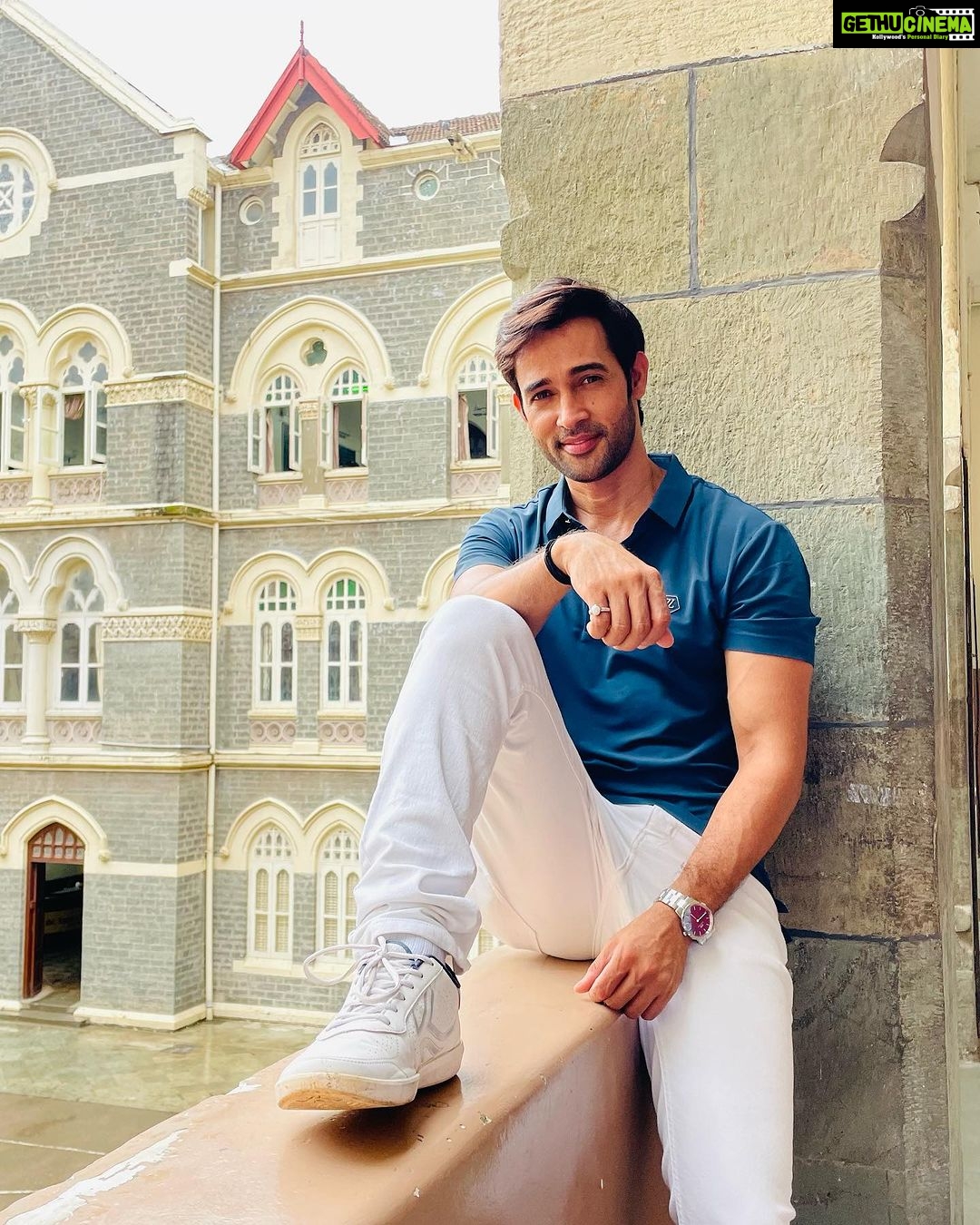 Karan Sharma Instagram - College time was the best time ❤️ ! . . . . #collage #student #karansharma #stxavierscollege #stxavierscollegemumbai