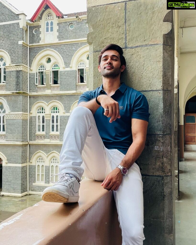 Karan Sharma Instagram - College time was the best time ❤️ ! . . . . #collage #student #karansharma #stxavierscollege #stxavierscollegemumbai