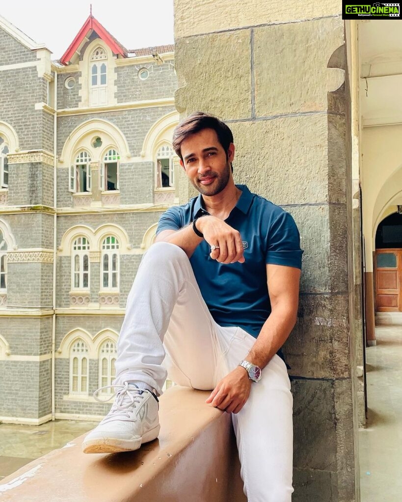 Karan Sharma Instagram - College time was the best time ❤️ ! . . . . #collage #student #karansharma #stxavierscollege #stxavierscollegemumbai