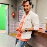 Karan Sharma Instagram - When I see you - my heart goes hmmmm ❤️ 🎶 . . #karansharma #love #mensfashion #menstyle #casualstyle