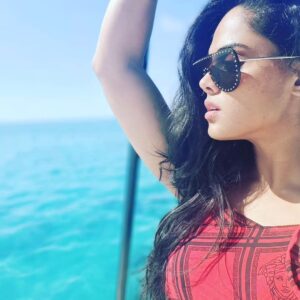 Karthika Nair Instagram - And so I turn a year wiser on an island far far away 🌊

Grateful for all the beautiful souls who have been a part of my magical journey🩵

#blessed 
🧿