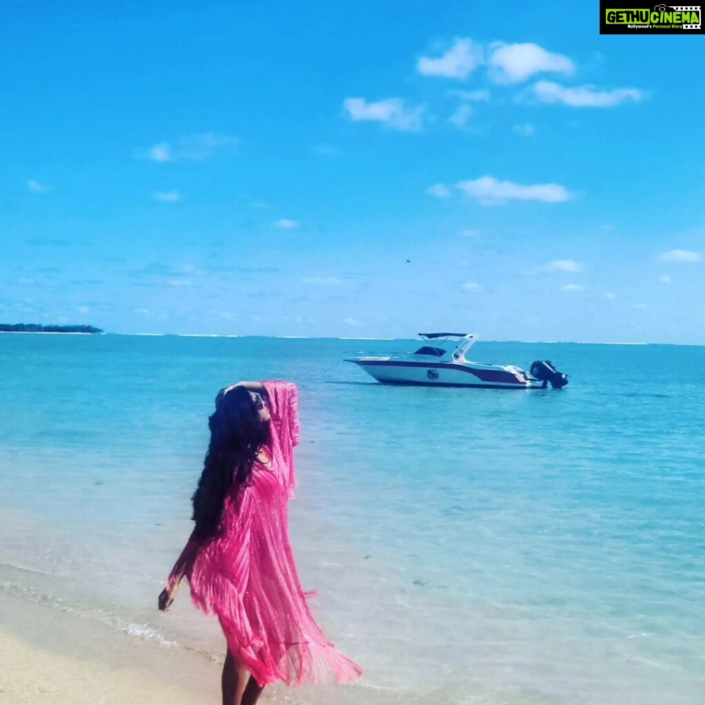 Karthika Nair Instagram - And so I turn a year wiser on an island far far away 🌊 Grateful for all the beautiful souls who have been a part of my magical journey🩵 #blessed 🧿