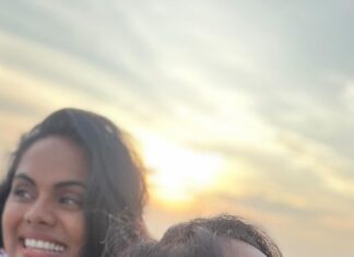 Karthika Nair Instagram - Love you @karthika_nair9 🥰🥰🥰 who is that person in your life? Comment below 🥰🥳🥰 #reelsinstagram #friendship #goal #love #monalofthestory #imqueen👸🏻👑