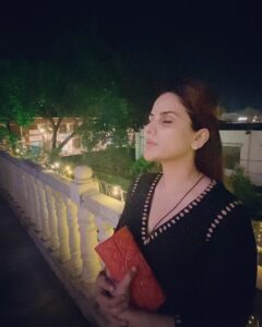 Kashish Singh Instagram - In the end there is always Krishna! Hari Bol! My Parthasarthi 🙏🏻 blessed to visit The Madhuban Temple after being bed ridden with Dengue! Thank you Lord Krishna🙏🏻 Hari Bol 🙏🏻 #haribolovers #krishnalove #blessed #blessedbeyoudyourimagination #bellavitakashish 🙏🏻🙏🏻