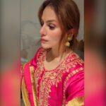 Kashish Singh Instagram - 💞YOUR IMPERFECTIONS MAKE YOU UNIQUE💞 #bellavitakashish Anand Kashi by the Ganges