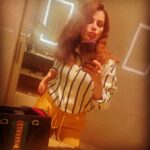Kashish Singh Instagram - Uljhe nahin toh kaise suljhoge? #mindfulness #mindbodysoul #maadurga #bellavitakashish 💛💛