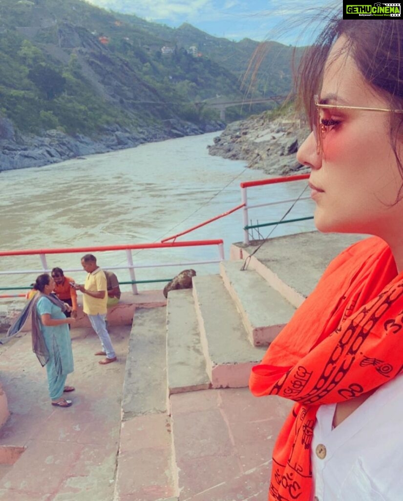 Kashish Singh Instagram - No matter what I do, No matter what is done to me… I will always be able to look into the mirror! No Matter What! #blessedbeyoudmeasures #godistruth #nevereffingquit #bellavitakashish 🕉️🙏🏻🕉️ Dev Prayag, Uttrakhand