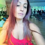 Kashmera Shah Instagram - Burning fats to be in shape 😎 #kashisback#kash Windsor Grande Residences Gate 3