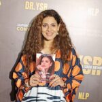 Kashmera Shah Instagram - If it’s out of your hands it should be out of your mind… this and many other things were told to me by this unique and strong personality who I proudly call my friend. Though I have known her as the first Parsi to set the Hindi Tv and Film Industry on fire (how appropriately timed on Parsi New Year) that I had seen (others followed but you only remember the one that impacted your life right). This star who I knew as Tanaaz the Bawi and who I call as #T my bestie is now launching her own book. Wow can good looking actresses write? Were we not supposed to be just bimbos? What a way to prove the world wrong my darling T? You broke all the rules and showed us that age is just a number and that it is never to late to add another feather to one’s cap. So here is cheers from another “supposed bimbette to a real dashing personality and now a writer my bestie and Uber talented @tannazirani_ Can’t wait to read your book. Guys buy it in stores or online at Amazon. See ya soon my darling #tanaazirani #writers #bollywood #stars #parsi #happynewyear #navroz #kashmerashah #kashmirashah