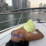 Kashmera Shah Instagram - #yatchstories #kashmerashah #dubai #dubaidiaries #holiday #kittycats @rohitkverma @tannazirani_ @munishakhatwani @saraarfeenkhan @banerjeepuja @krushna30 @rishaabchauhaan
