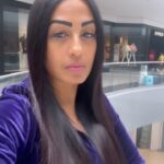 Kashmera Shah Instagram - Listen to what this video says. So true @krushna30 @rohitkverma @saraarfeenkhan @tannazirani_ @munishakhatwani @banerjeepuja @rishaabchauhaan @artisingh5 #kashmerashah #friendship #kittycat