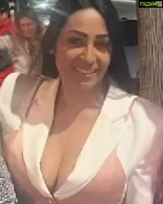 Kashmera Shah Instagram - #sexykash#kashisback#kashmeifyoucan#milf#seduce#hotness Los Angeles