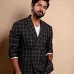 Kathir Instagram - Feeling slick wearing this suit by @vivekkarunakaran_official 📸 @kiransaphotography . . #Throwback IIFA