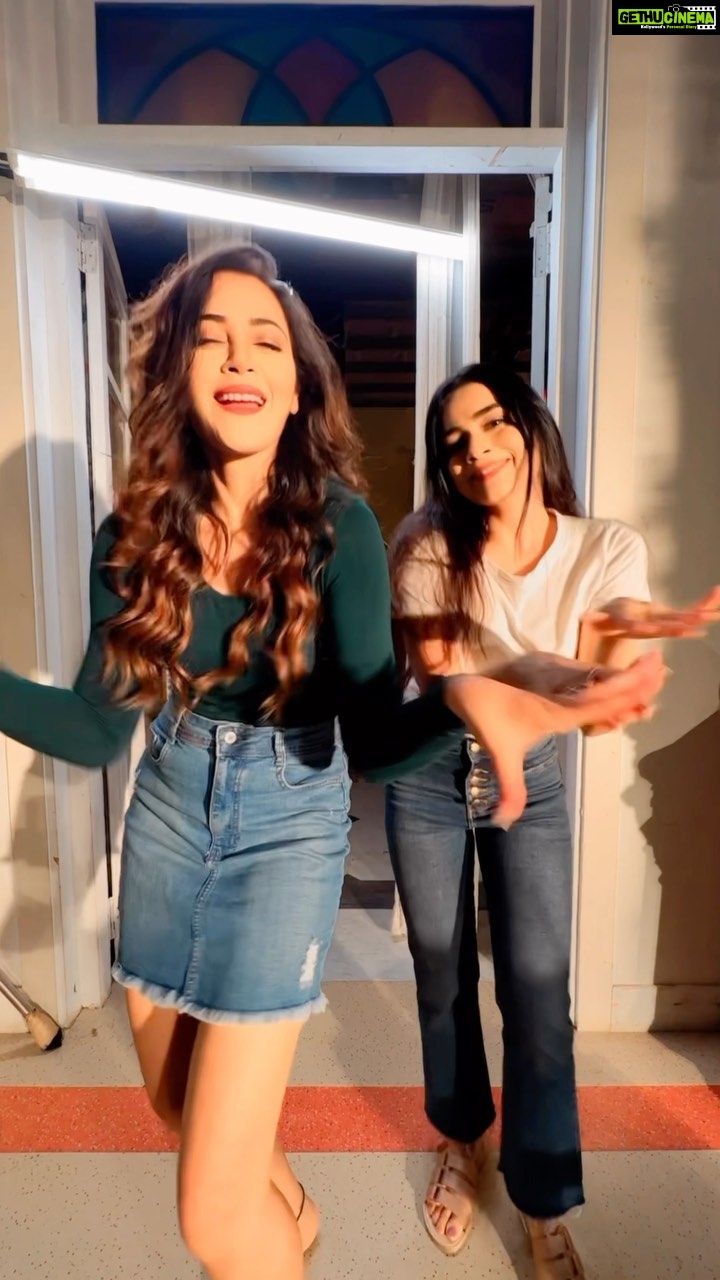 Kaveri Priyam Instagram - What Jhumkaaaa???? #rockyaurranikipremkahani