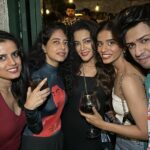 Kaveri Priyam Instagram – 🥂 To old friends and new memories made at this exquisite new place @queseraseramumbai ♥️
#aboutlastnight