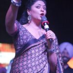 Kavita Kaushik Instagram - Thank you ludhiana, aap log bohot pyaare ho🤗🤗🤗 3 days to go for #Carryonjatta3 ❤️