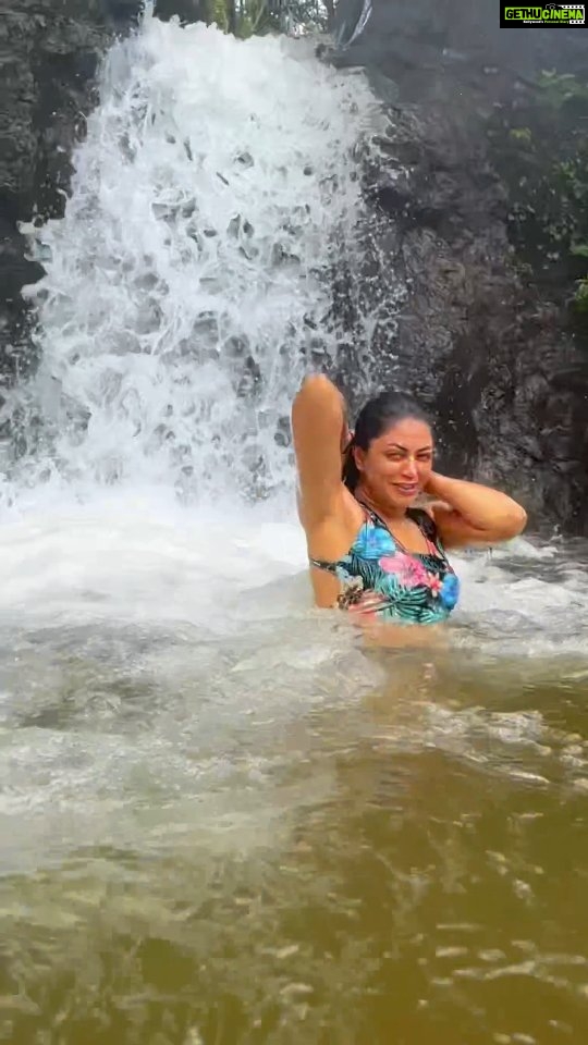 Kavita Kaushik Instagram - Thank you for all the amazing reviews and houseful shows of CARRY ON JATTA 3, Thanks for loving Diljeet ❤️ Thank you @balleballedubai @jessicajolly7 @wadhwakudi for dancing in the Jungles with me @ghadib_gabru for the waterfall choreography! Thanks @kabirsadanand for risking your phone and taking pics n videos in heavy rain and waterfall 🤗 #carryonjatta3 #gratitude #humbled #watch #it #at #a #theatre #near #you #thanking #goan #style