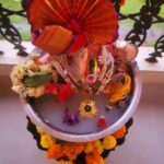 Kavita Kaushik Instagram - Dil se Desi , Thank you Bappa for connecting us to our roots and for connecting us to each other , Agle saal jaldi aana 🙏🙏🙏 #ganpatibappamorya #ganpatibappa #punchyavarshilaukaraa