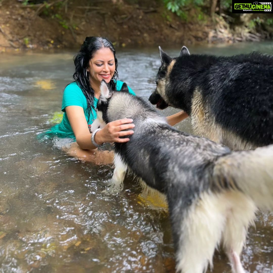 Kavita Kaushik Instagram - Jungle, River and some 🐺🐺🐺