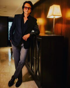 Kay Kay Menon Instagram - Sometimes... 😊

Styled by @costumesbyneha
@vidushi.s_
Blazer jacket : @designervivekgupta
Shirt & trouser : @bharat_reshma
Shoes : @bugattishoes.in
Photographer: @umeshs.photography
@shashwat_tripathii
Makeup : @panda.ram 
Hair : @yogesh_john007