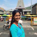 Keerthi Pandian Instagram - Dancing with my element 🔥 in the home of 🔱 #tiruvannamalai #girivalam #omnamahshivaya Tiruvannamalai Temple