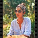 Keerthi Pandian Instagram - A moment of giggle with the whizzing thoughts scramming through the half awake brain 🌪 @adishaktitheatre love 📸 @shravansridhar Adishakti Theatre
