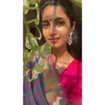 Keerthi Pandian Instagram - கீச்சு கீச் என்றது கிட்ட வா என்றது ☀️🌱 #glow