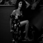 Keerthi Pandian Instagram - 🐈‍⬛ Photography : @palaniappansubramanyam Hair & Make Up : @reenapaiva #jungle #shoot #blackandwhite