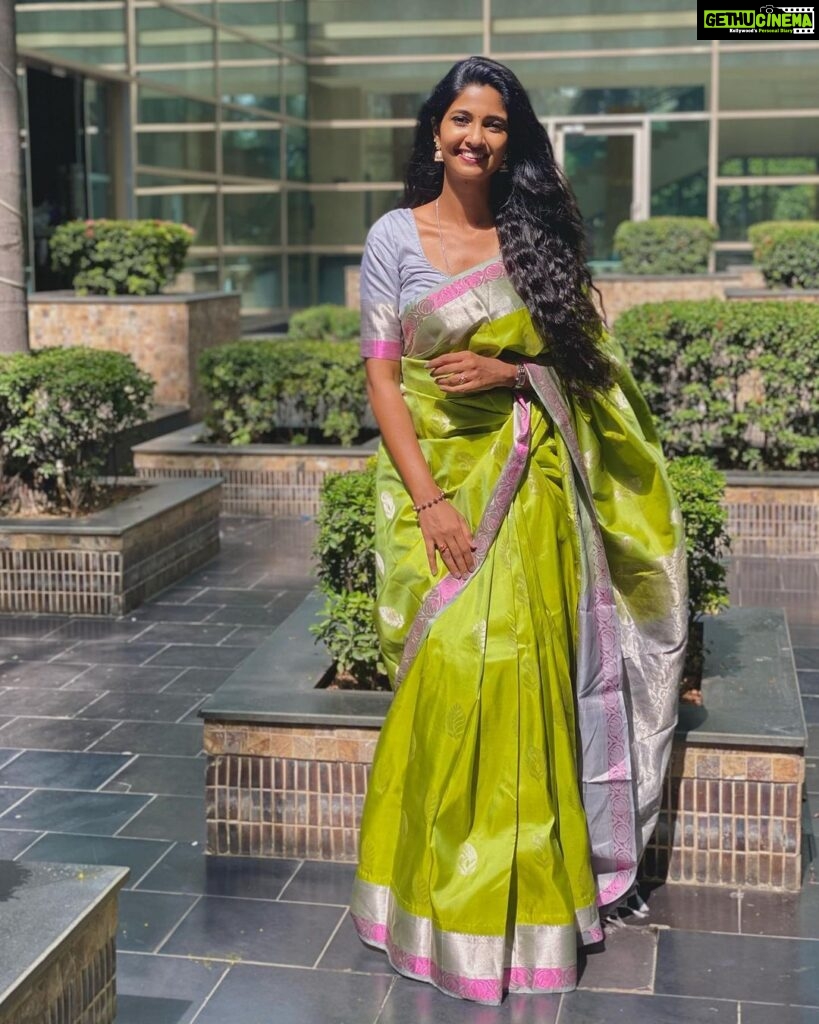 Keerthi Pandian Instagram - February is always full of Love and Celebration 💚 #sareelove #february