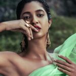 Keerthi Pandian Instagram - 🪲 Photography : @palaniappansubramanyam Hair & Make Up : @reenapaiva Outfit : @weddingnessallaboutdreams @anwar.sharif Accessories: @kalon_artjewellery #shoot #neongreen #red