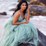 Keerthi Pandian Instagram - Shades of மாநிறம் and நீலம் 🌊 Photography - @lakshmiijagan Styling - @shilpaiyer Dress - @suresh.menon Make up - @suresh.menon Hair - @vyshalisundaram_hairstylist Photography assistant - @chethichandhar #LostNowhere #NeoSa #Sea #Water #wind
