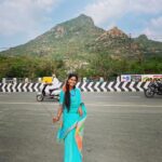Keerthi Pandian Instagram - Dancing with my element 🔥 in the home of 🔱 #tiruvannamalai #girivalam #omnamahshivaya Tiruvannamalai Temple