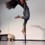 Keerthi Pandian Instagram - Setting myself free through this new art form! ♥️ Pole movement is more than what we know of it to be. It demands a lot of mental and physical discipline. It will demand you to build strength and to be consistent. This journey and progress is very gratifying. It’s one of the most exhilarating art forms I have learnt. Thanks @anushaswamy for being a very patient and an awesome teacher. Thanks to the two awesome coaches @saga_mani and @sofiapremkumar at @thepolecamp ♥️ You guys make the learning experience so much fun 💃🏾 To learning so much more 🌊 #pole #dance #movement #reelsinstagram #alive
