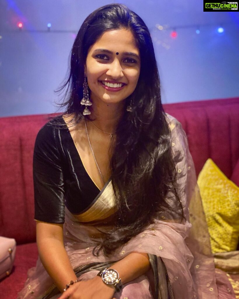 Keerthi Pandian Instagram - Thank you 2021, I love you ♥️ Focusing only on the positive energy that this year gave me amidst the roller coaster of a ride that this year has been 🔮 #gratitude