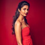 Keerthi Pandian Instagram - ❤️‍🔥 When in doubt, paint yourself and everything around you Red 🙃 📸 @navneethbalachanderan #red #shoot #throwback