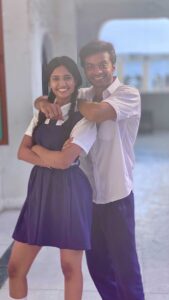 Keerthi Pandian Instagram - கனா காணும் காலங்கள் 💃🏾🕺🏾
#BackInUniform
.
.
.
(#inbetweenshots 🤓)

Video Courtesy @kaamna.batra 
Edit Courtesy @selva_051 

#IdhazhinOruOram #Shoot #Shootbreak #Reels #Reelitfeelit #Dance #BacktoSchool #Memories #DanceReel #Reelsinstagram #Reelsoftheday #KeerthiPandian #VinothKishan #Uniform