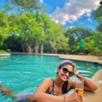 Keerthi Pandian Instagram - Photo dump #1 Lanka '21 : Orange juice and I🍹🙃 Water water everywhere! #travel #srilanka #waterbaby Sri Lanka