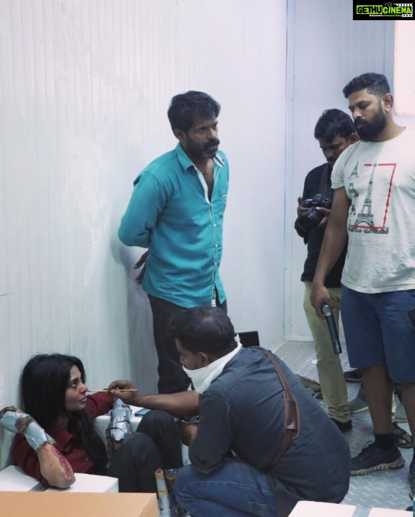 Keerthi Pandian Instagram - My most favourite part about shooting for the film #Anbirkiniyal was the freezer zone. All movements and stunts were made super exciting by these super humans! Clearly you can see my excitement (and rudolf-the-red-nose face) with the amazing @anbariv_action_director and @prabu_stunts_pc_ ! 🦾 Movie streaming on @primevideoin ALSO, Anbirkiniyal will be telecasted on @kalaignartvofficial coming august 15, Independence Day special! ♥️