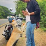 Keerthi Pandian Instagram - Doggo : Hey hey I love you!!! Doggo : okay, let’s pose now! This fellow came out of nowhere when I stopped for a break in the middle of nowhere. Showered some unconditional love and disappeared ♥️ Changing my mood from complete blankness to only love. Animals are just EVERYTHING ♥️ #doggo #love
