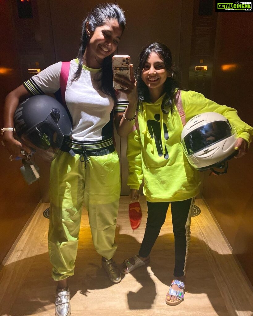 Keerthi Pandian Instagram - Always and forever twinning with my craziest and most favourite munchkin! 💚 This birthday baby being the biggest fan of @billieeilish , our vibe, clothes and the whole party had to be in neon green 💚 And as she wished we obviously arrived in style for her party 🧑🏾‍🎤 #happybirthday #niece