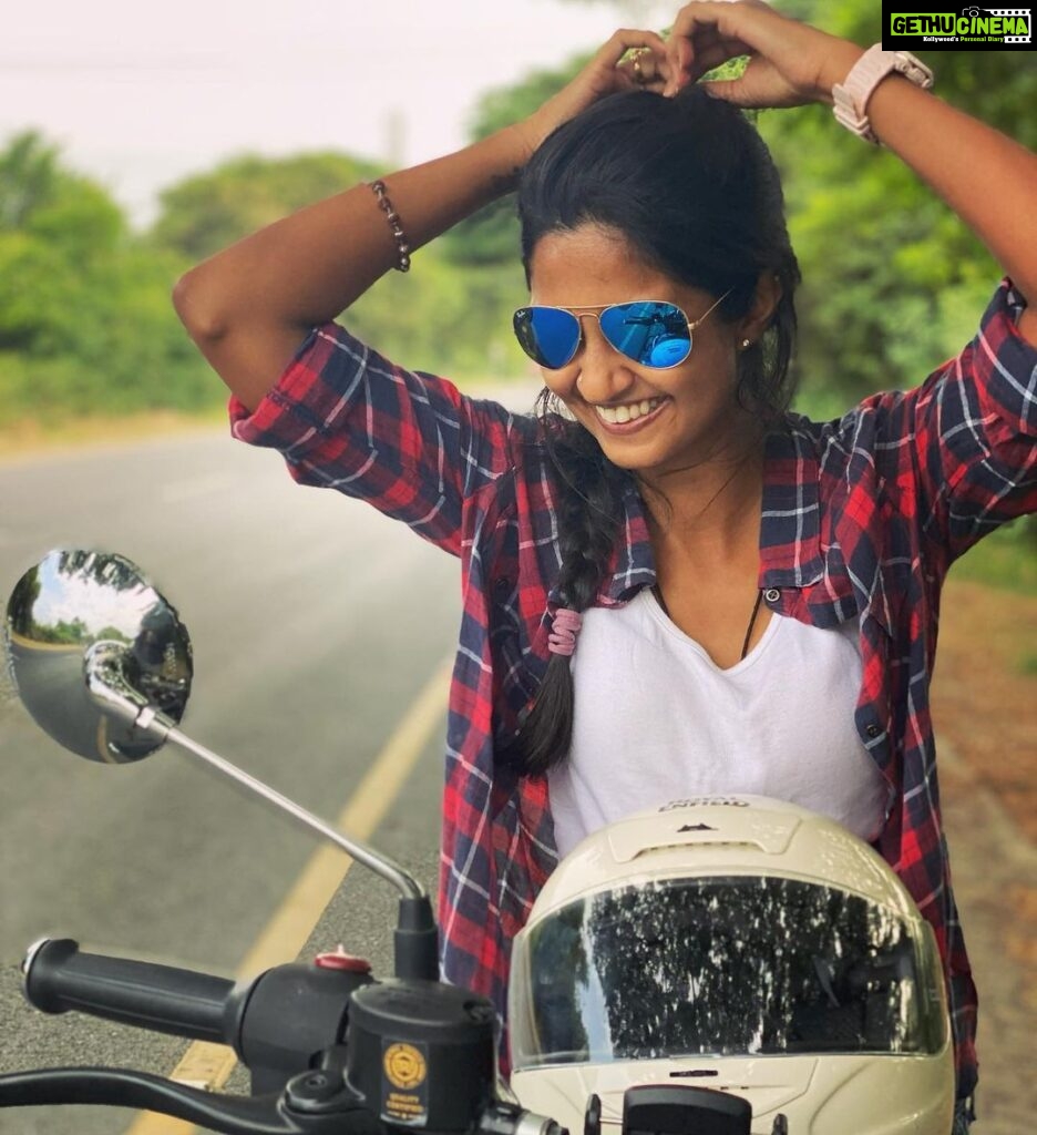 Keerthi Pandian Instagram - Sunday done right with my beast baby! 🐉 @royalenfield #rideaway #sunday #royalenfieldmeteor ECR