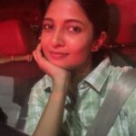 Keerthi Pandian Instagram - Well, Hello there! ♥️💚 #traffic #red