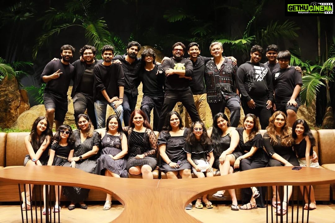 Keerthi shanthanu Instagram - After a long time with Cousins✨❤️ #2023 #fun #weekend @inst.prasanna @sujaraghurammanoj @veena_sujya @gayathriraguramm @mahuvnish @arvindkaladhar @the_arjun_kaladhar @madhav_155 @shanthnu @vickycolombus @trishul_manoj14 @sanamanoj_ @varamanoj_ @manojvenu @vidyuthajjsbsjsj @kx1sh @dianishanth
